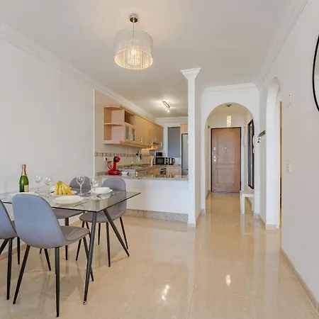 Apartment Sunset With 2 Bedrooms *