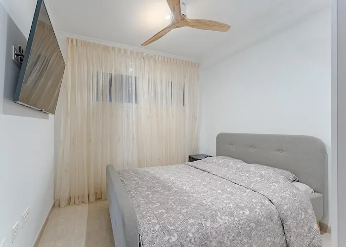 Sunset With 2 Bedrooms Апартаменты *